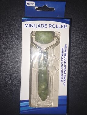 New Mini Jade Roller - Green Facial Massage Tool